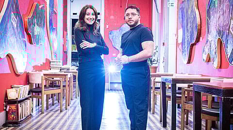 Arielle e Heitor, do Instituto UM, que lançará o site.