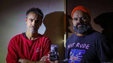 André Henriques, à direita, e  Quim Albergaria abriram ao DN  as portas da sala de ensaios  de Mães Solteiras e falaram sobre  o disco  de lançamento, Vamos Ser Breves.