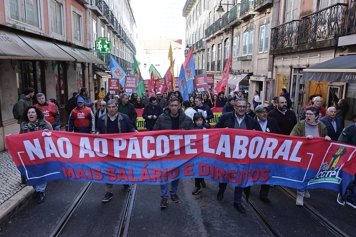 Two presidential candidates among CGTP demonstration against the labour package