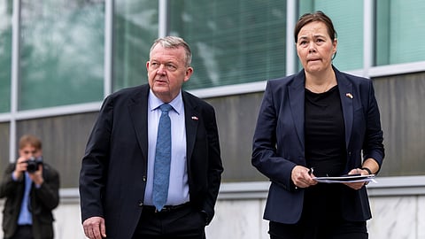 O ministro dos Negócios Estrangeiros da Dinamarca, Lars Lokke Rasmussen, e a sua homóloga da Gronelândia, Vivian Motzfeldt.