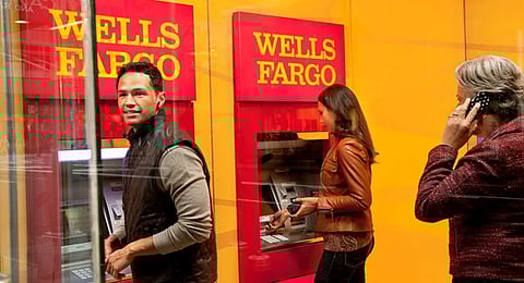 Lucro do banco Wells Fargo sobe 8,2% em 2025 após remoção de limite de ativos
