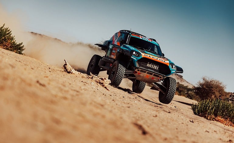 Portuguese continue to excel at the Dakar and claim a marquee car stage