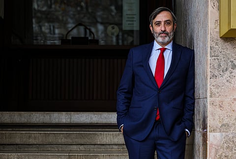 Armando Seixas Ferreira foi jornalista  na RTP, antes de chegar ao gabinete  de Nuno Melo. Garante ter feito o 'Recordar o 25 de Novembro' “com total liberdade”  e sem gastar um cêntimo aos contribuintes.