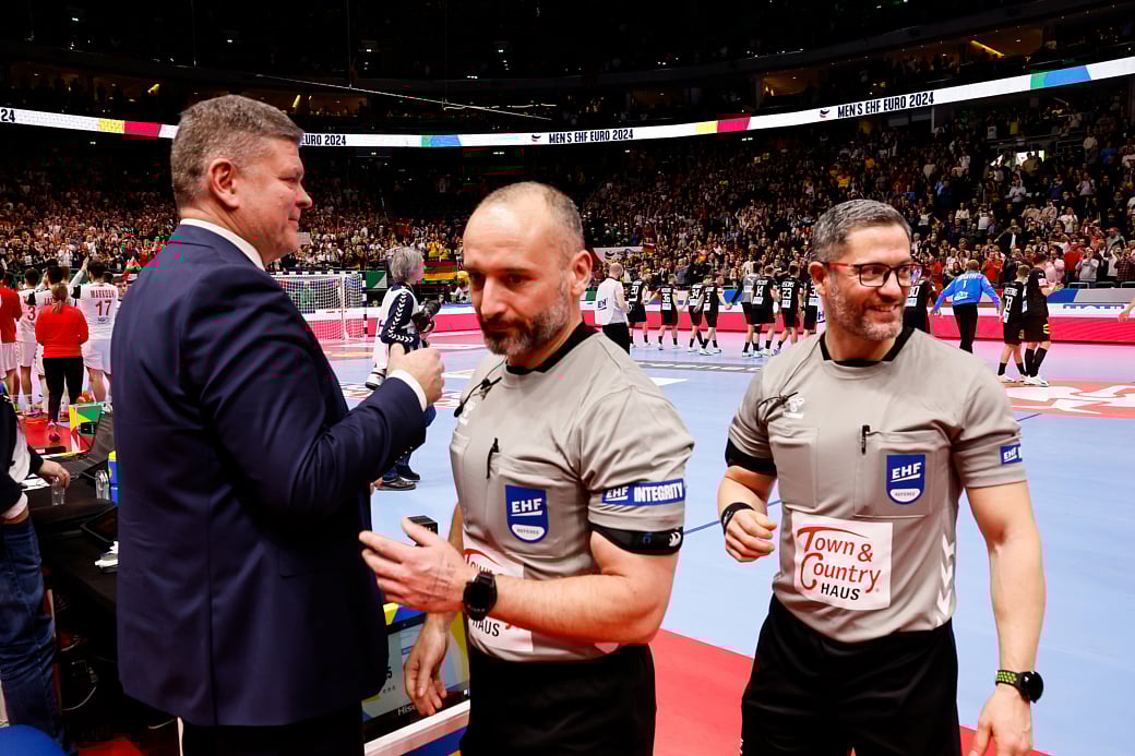 2026 European Handball Championship kicks off with Portugal on court and among the referees