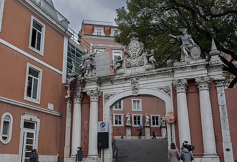 Família descobre troca de cadáveres no velório. Hospital de São José abre inquérito  