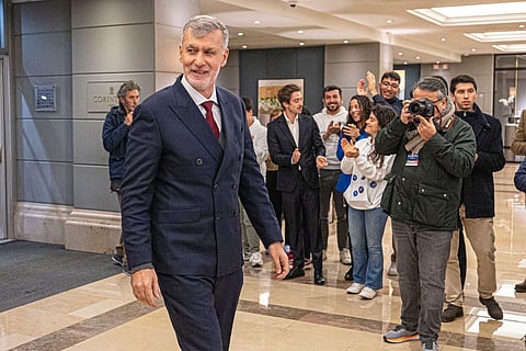 Henrique Gouveia e Melo chega à sede de campanha.