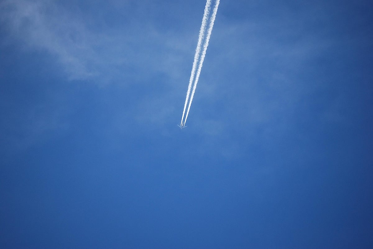 Study says aircraft contrails could be avoided and Portugal could contribute