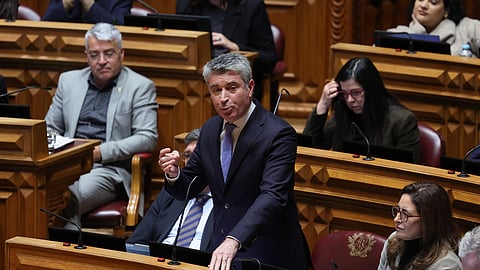 José Luís Carneiro atirou as maiores farpas a Montenegro e vê aumento de impostos encapotado.