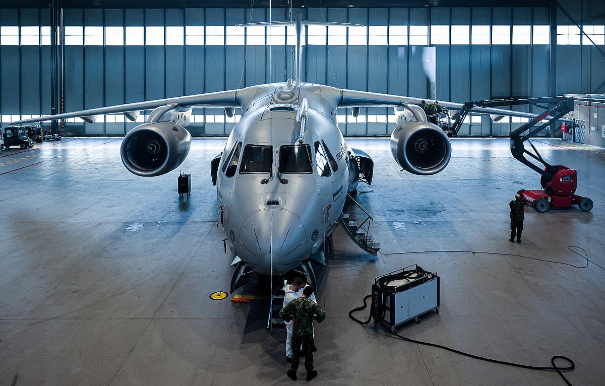 A Camões coin, new ships and the KC-390: Nuno Melo's strategic trip