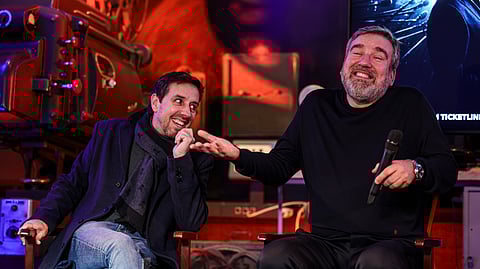 Manuel Marques encarna o Sr. Engenheiro, uma ideia que partiu do argumentista Henrique Dias. 