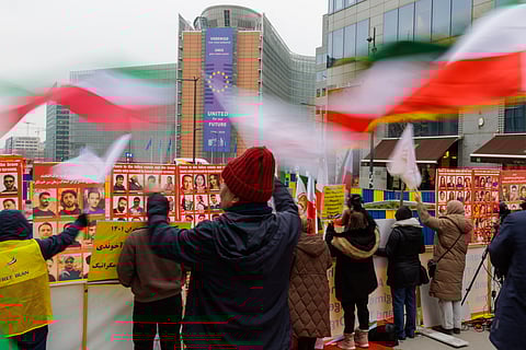 Exilados iranianos celebram em Bruxelas a classificação da Guarda Revolucionária como organização terrorista. 