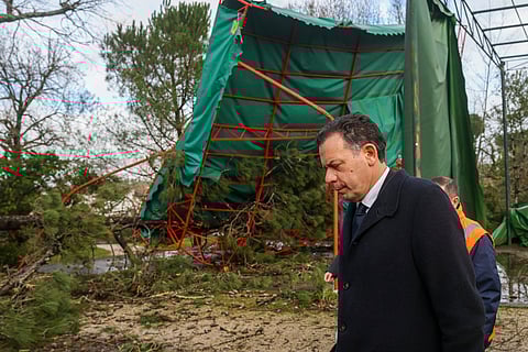 O primeiro-ministro, Luís Montenegro, visita as zonas afetadas pela passagem da depressão Kristin, em Leiria