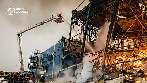 Rússia realizou ataques noturnos apesar da suspensão pedida pelos EUA. Zelensky propõe acordo