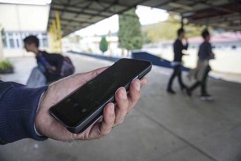 A proibição de uso de telemóveis nas escolas está a revelar-se  uma medida positiva, segundo os responsáveis escolares.
