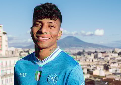 Sporting empresta brasileiro Alisson Santos ao Nápoles