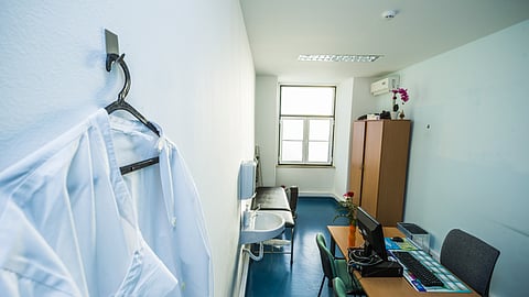 Em 2023, o primeiro ano pós-pandemia, houve 817 médicos a reformarem-se, foi dos maiores maiores números de sempre.   