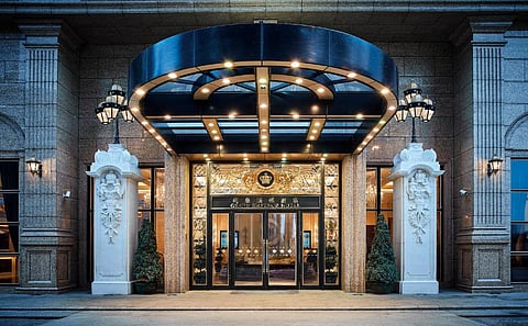 Hotel Grand Emperor vende barras de ouro que decoravam chão por 10,8 milhões de euros