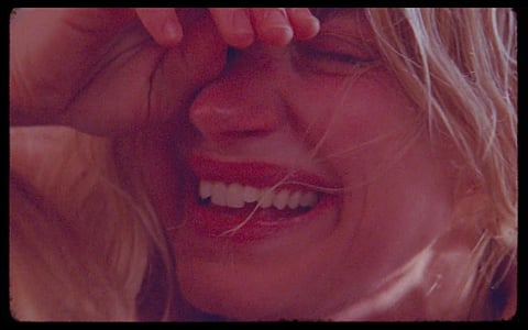 Imogen Poots em 'A Cronologia da Água', ou o elogio do grande plano.