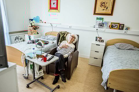 Luísa Gonçalves, com 90 anos, gostaria de poder ir votar, mas, por ter problemas de mobilidade, está impedida.