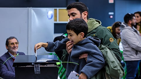 Eleição tem a presença dos miúdos.