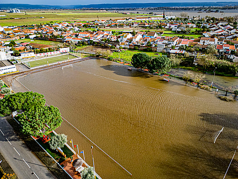  “A situação continua bastante crítica” em relação a risco de cheias, pela saturação de solos a albufeiras em níveis máximos.