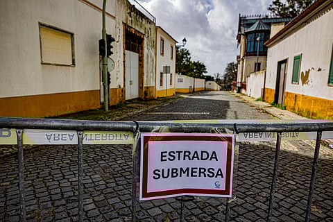 Ministro garante que "grande maioria" das escolas já reabriu