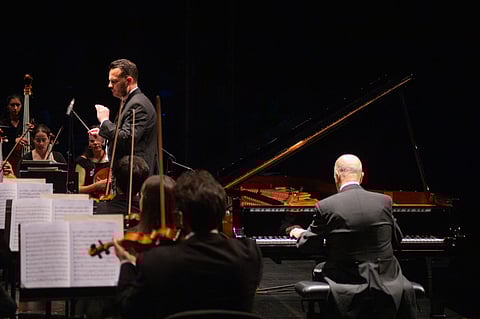 Rómulo Assis dirige a orquestra Lyric Opera Arts na Casa da Música, no Porto, no dia 12 de fevereiro.