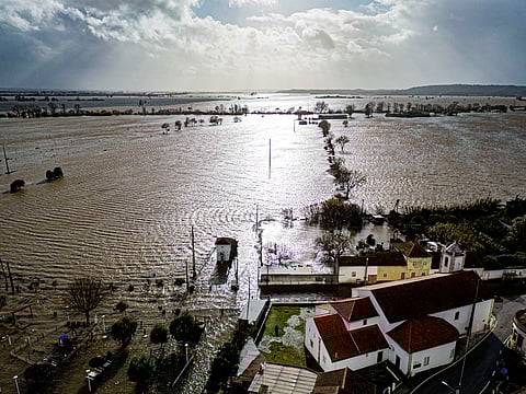 Cerca de 1200 pessoas deslocadas. Chuva intensa e vento forte até quarta. Proteção Civil alerta para cheias