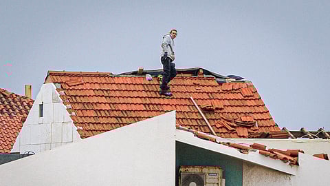 Muitos telhados ficaram afetados pela passagem da depressão Kristin na região de Leiria