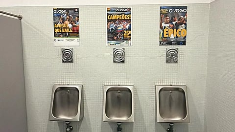 Paredes do balneário do Sporting esta segunda-feira no Dragão