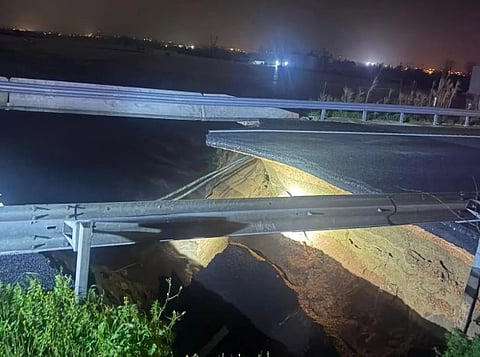 Parte de tabuleiro de ponte da A1 abateu na zona onde rebentou o dique nas margens do rio Mondego