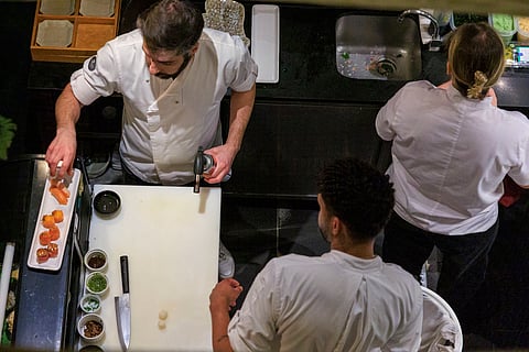 De acordo com dados do Banco de Portugal, um em cada três profissionais é de nacionalidade estrangeira.