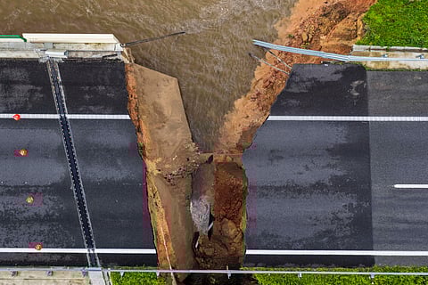 As imagens do buraco que ficou na A1 após desabamento de tabuleiro