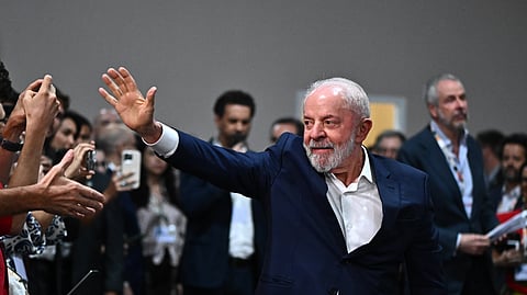 Lula continua favorito nas sondagens mas distância para Flávio tem encurtado.