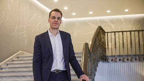 A IA permite aos gestores dedicarem mais tempo à interpretação e ao debate, explica o especialista de origem francesa.