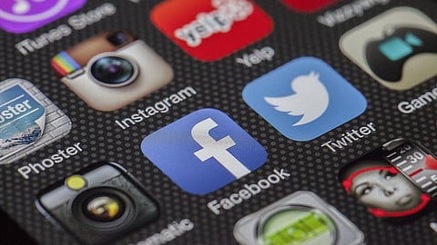 Pode o uso das redes sociais ser tão prejudicial como o tabaco? Médicos do Reino Unido dizem que sim