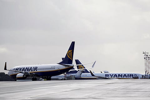 Avião da Ryanair com destino a Londres evacuado em Faro devido a suspeita de incêndio