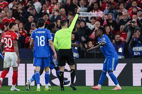 Vini Jr foi alvo de injúrias raciais por adeptos do Benfica; Real Madrid pede investigação.