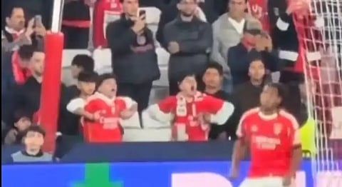 Benfica abre inquérito contra adeptos que imitaram macacos no jogo com o Real Madrid