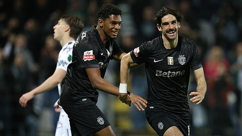 Francisco Trincão festeja o primeiro golo do Sporting em Moreira de Cónegos.