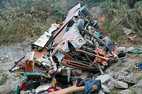Pelo menos 19 mortos em acidente de autocarro com turistas no Nepal