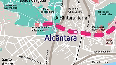 A estação Alcântara ficará localizada do lado poente da Praça General Domingos de Oliveira, na Via de Acesso à Ponte 25 de Abril. 
