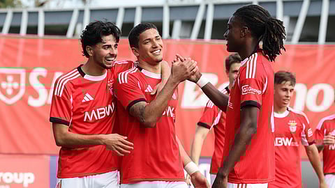 Miguel Figueiredo, Francisco Silva e Jadon Umeh marcaram cinco dos seis golos do Benfica.