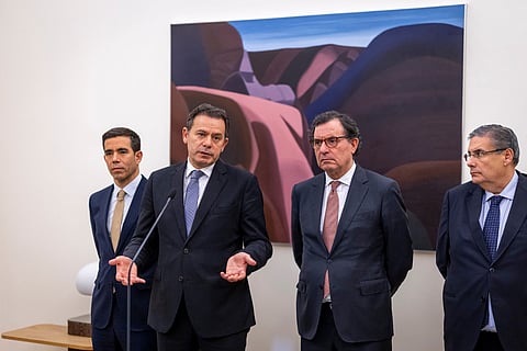 Luís Montenegro em declarações aos jornalistas após discutir o PTRR com os partidos políticos no Palácio de São Bento, em Lisboa.