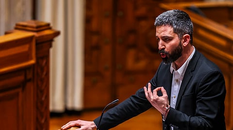 Fabian Figueiredo, deputado único do Bloco de Esquerda, viu todos os projetos por si apresentados serem rejeitados.