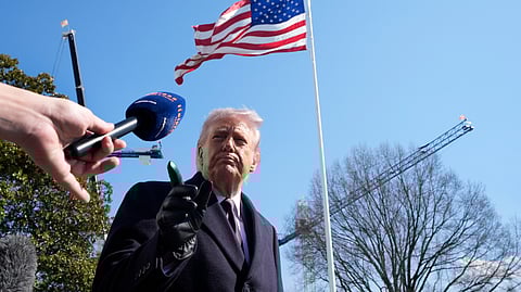 Trump falou aos jornalistas ao deixar a Casa Branca.