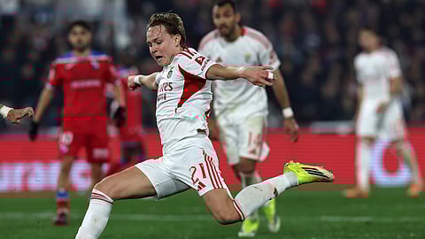 Schjelderup remata de pé esquerdo para a vitória do Benfica.