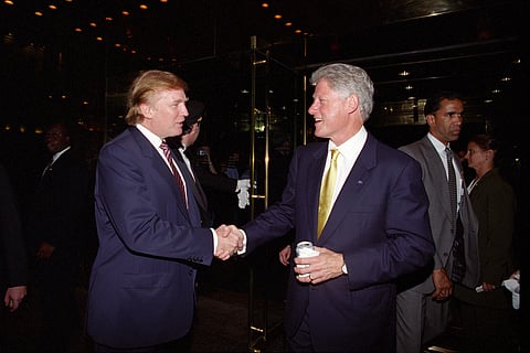 Donald Trump e Bill Clinton na Trump Tower, em Nova Iorque, a 16 de junho de 2000.