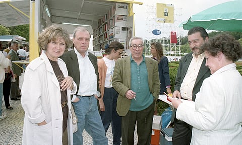 Lídia Jorge com António Lobo Antunes e José Cardoso Pires na Feira do Livro de Lisboa, em 2011.