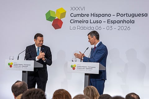 Luís Montenegro e Pedro Sánchez na cimeira ibérica